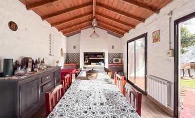 Casa 5 ambientes con cochera y Quincho en Güemes (Stella Maris)