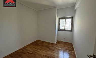 Departamento 4 ambientes al frente en Acrópolis IX- Portela 146