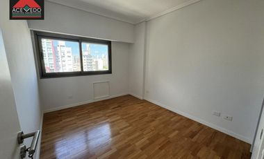 Departamento 4 ambientes al frente en Acrópolis IX- Portela 146