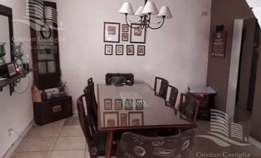Venta - Casa Multifamiliar 4/Cuatro Ambientes, Cochera - Villa Adelina, San Isidro