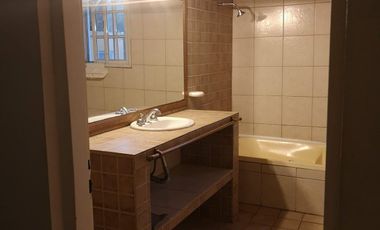 Venta - Casa Multifamiliar 4/Cuatro Ambientes, Cochera - Villa Adelina, San Isidro