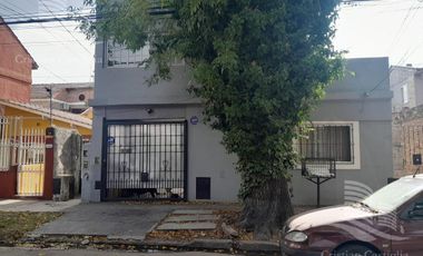 Venta - Casa Multifamiliar 4/Cuatro Ambientes, Cochera - Villa Adelina, San Isidro