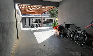 Venta - Casa Multifamiliar 4/Cuatro Ambientes, Cochera - Villa Adelina, San Isidro