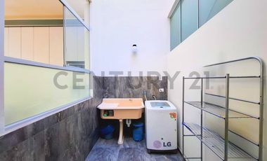 VENTA DE CASA AMPLIA EN LOS ARTES – CALLE BASADRE Y FORERO, TACNA