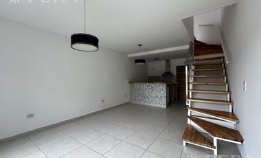 Venta de departamento tipo duplex en Guillermo E Hudson