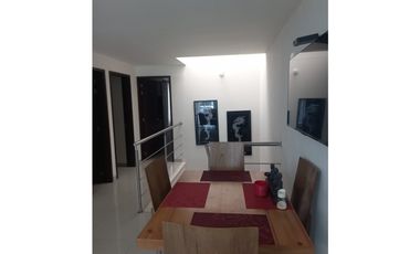 CASA BIFAMILIAR EN VENTA – BARRIO ARGOS