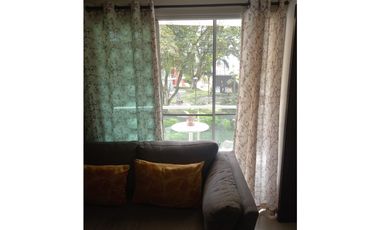 CASA BIFAMILIAR EN VENTA – BARRIO ARGOS