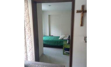 CASA BIFAMILIAR EN VENTA – BARRIO ARGOS