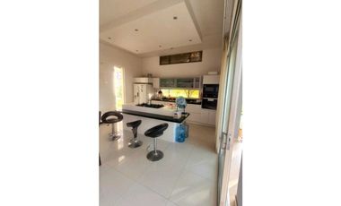 En venta casa en excelente conjunto cerrado