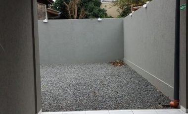 E N  P E R M U T A  REGIO DEPARTAMENTO EN MORENO CENTRO POR CASA CHICA CON TERRENO.