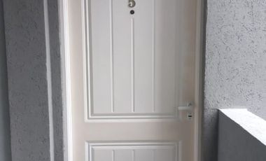 E N  P E R M U T A  REGIO DEPARTAMENTO EN MORENO CENTRO POR CASA CHICA CON TERRENO.