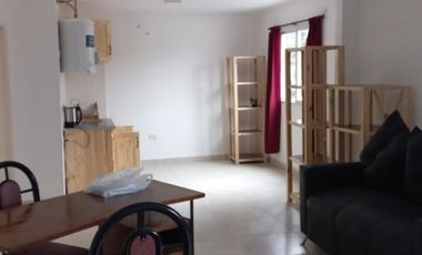 E N  P E R M U T A  REGIO DEPARTAMENTO EN MORENO CENTRO POR CASA CHICA CON TERRENO.