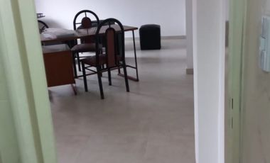 E N  P E R M U T A  REGIO DEPARTAMENTO EN MORENO CENTRO POR CASA CHICA CON TERRENO.