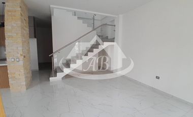 CASA EN ARRIENDO BARRIO PORTAL DE ARMERÍA | 9081