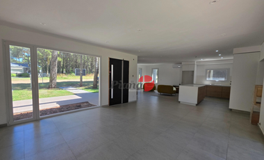 Casa en Venta - Barrio lamos - A Estrenar - Calidad edilicia