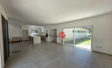 Casa en Venta - Barrio lamos - A Estrenar - Calidad edilicia