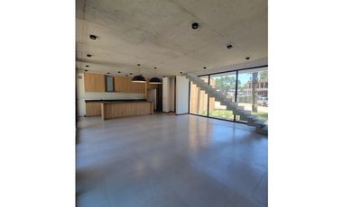 CASA A ESTRENAR BARRIO PIONEROS