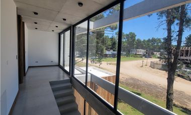 CASA A ESTRENAR BARRIO PIONEROS