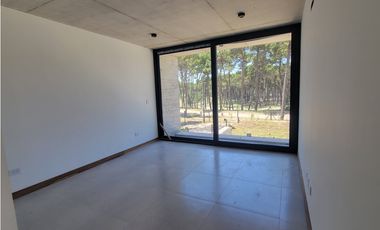 CASA A ESTRENAR BARRIO PIONEROS