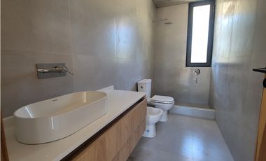 CASA A ESTRENAR BARRIO PIONEROS