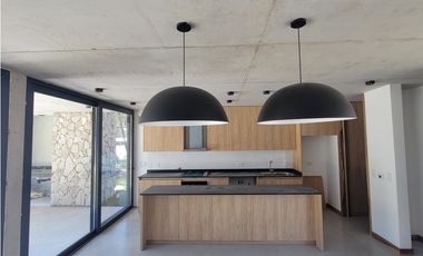 CASA A ESTRENAR BARRIO PIONEROS