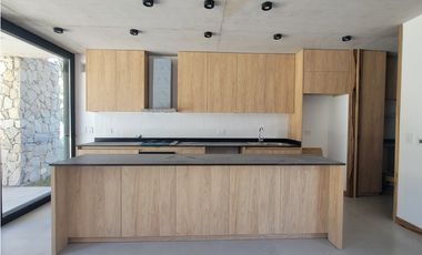 CASA A ESTRENAR BARRIO PIONEROS