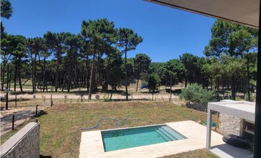 CASA A ESTRENAR BARRIO PIONEROS