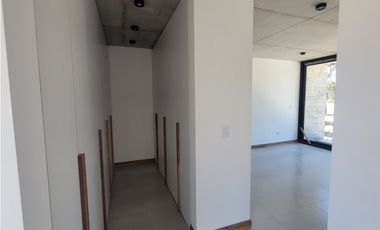 CASA A ESTRENAR BARRIO PIONEROS