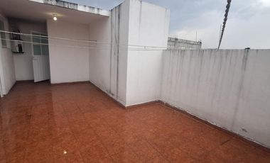 Venta de casa en San Miguel Totocuitlapilco, con terraza