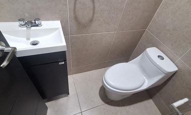 Venta de casa en San Miguel Totocuitlapilco, con terraza