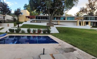 Casa de campo de lujo en Club Náutico | 2,500 m², alberca y totalmente equipada