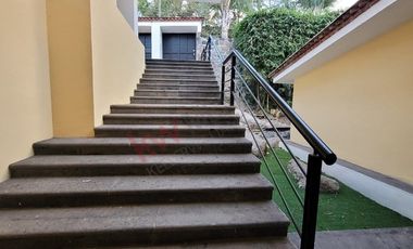 Casa de campo de lujo en Club Náutico | 2,500 m², alberca y totalmente equipada