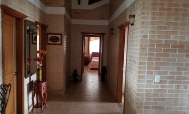 SE VENDE FINCA  CON  CASA CAMPESTRE EN ALTAGRACIA