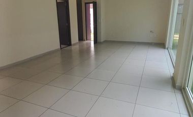 RENTA DE CASA EN FRACC. LOS ROBLES METEPEC