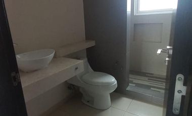 RENTA DE CASA EN FRACC. LOS ROBLES METEPEC