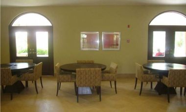 CASA EN VENTA EN EMBASSY CLUB CLAYTON, 4 REC