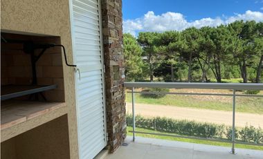 Departamento en dúplex con piscina, cochera, parrilla Pinamar