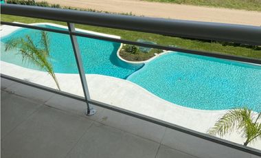 Departamento en dúplex con piscina, cochera, parrilla Pinamar