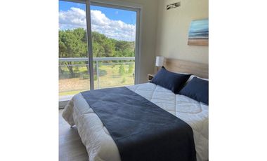 Departamento en dúplex con piscina, cochera, parrilla Pinamar