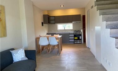 Departamento en dúplex con piscina, cochera, parrilla Pinamar