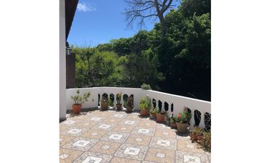 Encantador Chalet en el Grosellar de 4 ambientes