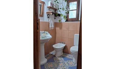 Encantador Chalet en el Grosellar de 4 ambientes