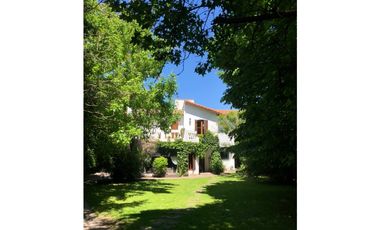 Encantador Chalet en el Grosellar de 4 ambientes