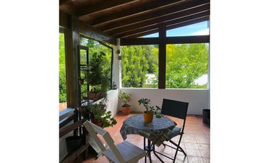 Encantador Chalet en el Grosellar de 4 ambientes