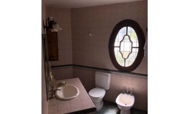 Encantador Chalet en el Grosellar de 4 ambientes