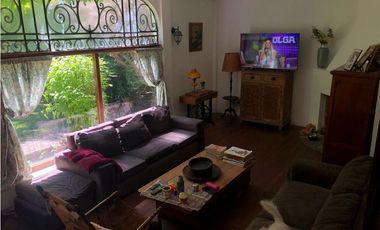 Encantador Chalet en el Grosellar de 4 ambientes