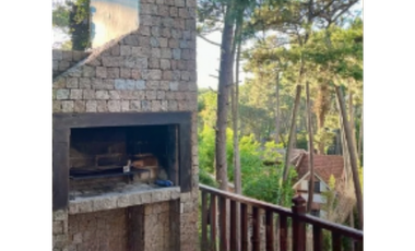 CASA CABAÑA  29 VILLA ALPINA - CARILO -  VENTA