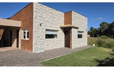 ---APTA CREDITO---IMPECABLE CASA EN PARQUE GOLF ACANTILADOS