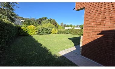 ---APTA CREDITO---IMPECABLE CASA EN PARQUE GOLF ACANTILADOS