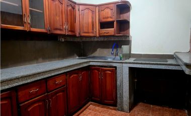 Casa en venta de 6 dormitorios en Manta